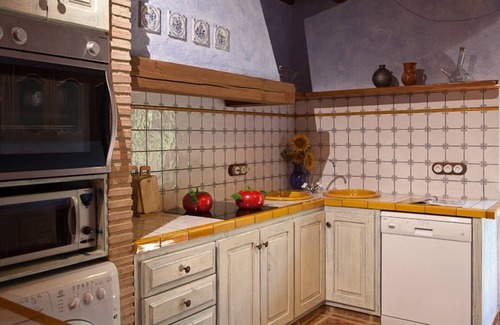 Corts Cottage | Can Barrera, rural accommodation.