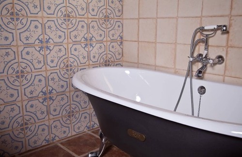 Corts Cottage | Can Barrera, rural accommodation.