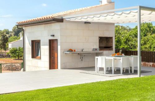 Llubi Villa | CAN CALET CAN TOMEU - modern house with private pool for 6