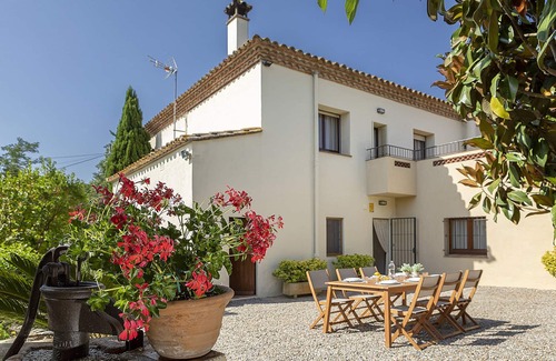 Monells House | Can Cristus a Monells , Casa Rural con Encanto Ideal Para Familias