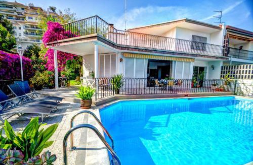 Vallpineda Villa | Can Ferran by Hello Homes Sitges