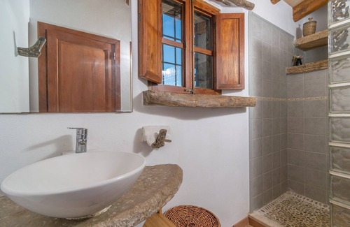 Llubi Villa | Can Grever - One Bedroom Villa, Sleeps 2