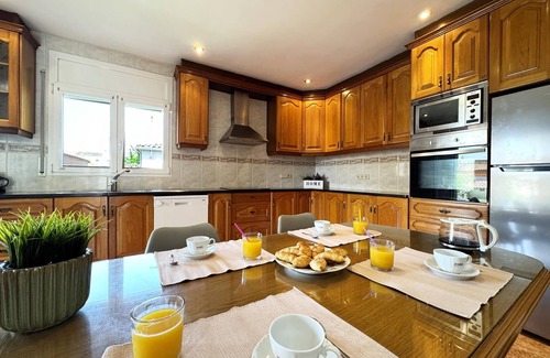 Sant Pere Pescador Villa | Can Mario – Space and serenity for the whole family