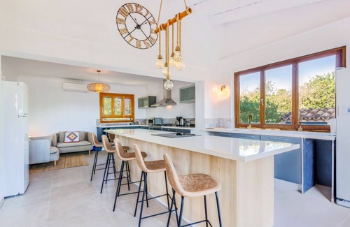 Mancor de la Vall Villa | Can Masanella - Four Bedroom Villa, Sleeps 8