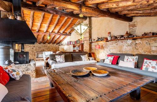 Prat de Comte House | Can Miqueló - casa rural 16 hòstes