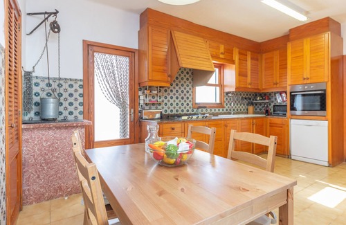 es Bacares House | CAN MIR - House on the seafront in Marina Manresa, Alcudia, with free Wifi