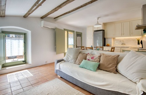 Saus House | CAN PARRALETS: Rural house for rent in Saus, comfortable, renovated and charming