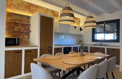 Campllong House | Can Pou, charming village house in Girona