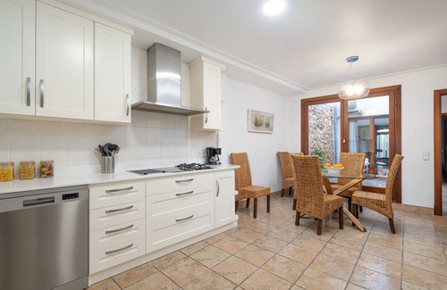 Sa Pobla House | CAN PUÇA (SA POBLA) - Luxury townhouse in the centre of Sa Pobla with free WiFi.