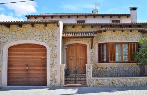 Petra House | Can Roca