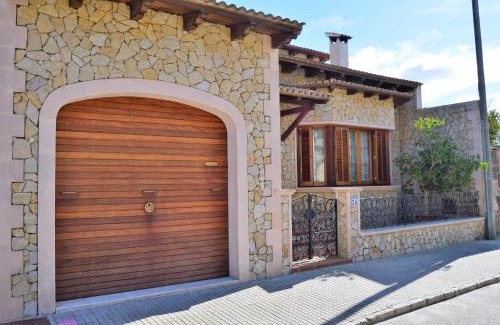 Petra House | Can Roca
