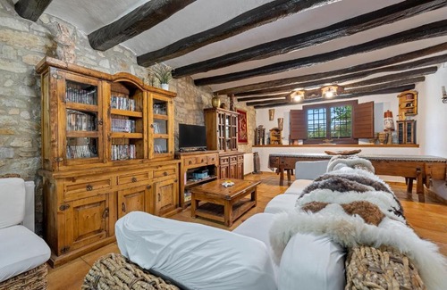 Querol Ski Chalet | Can tronc