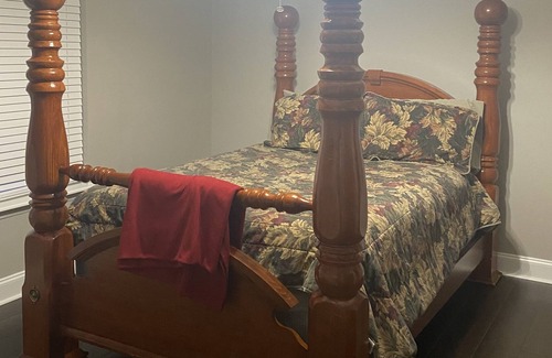 Albany House | Canaan 1: Albany’s Elite: Newly Renovated, Spacious in Wonderful Neighborhood!