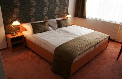 Kulso-Ferencvaros Hotel | Canada Hotel Budapest