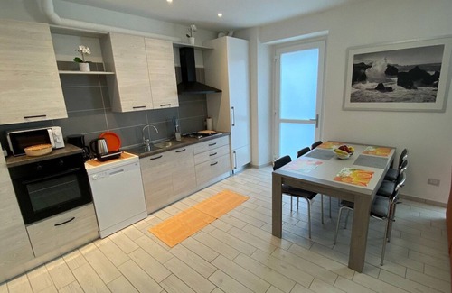 Carciano Apartment | Canada modern apartment near the lake in Carciano