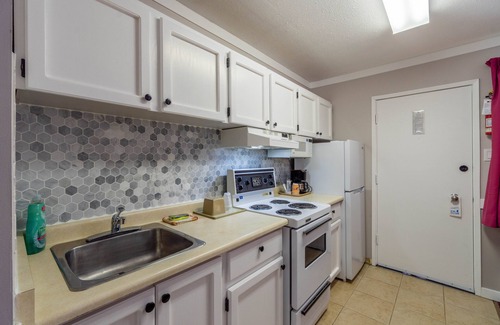 Cache Creek Hotel | Canadas Best Value Desert Inn & Suites Cache Creek