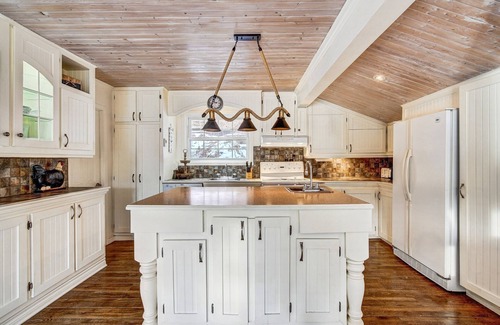 Mont-Tremblant Ski Chalet | Canadian Chalet Mont-Tremblant