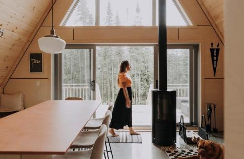 Ste-Lucie-des-Laurentides House | Canadian Classic - Spa - Sauna - Fire - Forest
