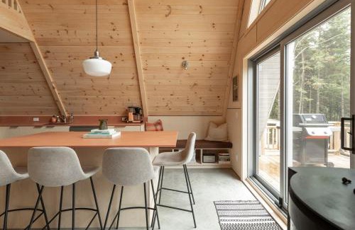 Ste-Lucie-des-Laurentides House | Canadian Classic - Spa - Sauna - Fire - Forest