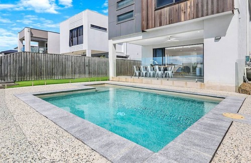 Gold Coast House | 'Canal Bliss ' 4BR Waterfront Hope Island Home