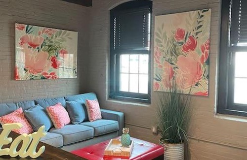 Worcester Apartment | Canal District -Woo Sox, Restaurants, shops!