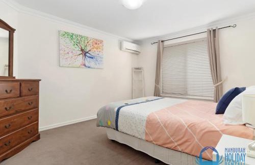 South Yunderup House | Canal Elegance In Yunderup