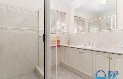 South Yunderup House | Canal Elegance In Yunderup