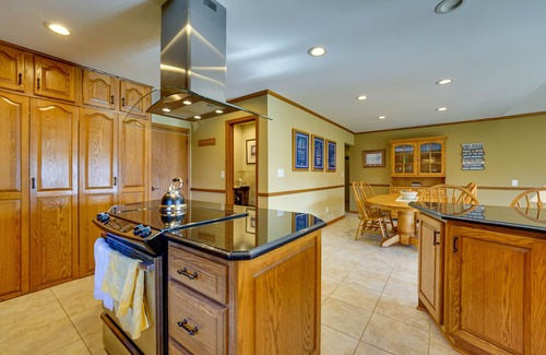 Pearl Beach House | Canal-Front Clay Township Gem: Boat & Jet Ski Lift