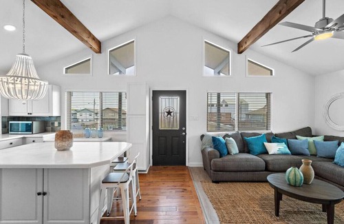 Freeport House | Canal Front Home With Two Docks and Huge Gameroom