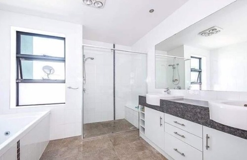 Banksia Beach House | Canal House - Rooftop Entertainer