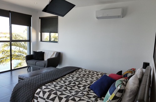 Banksia Beach House | Canal House - Rooftop Entertainer