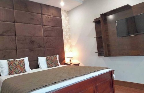 Punjab Hotel | Canal View Hotel