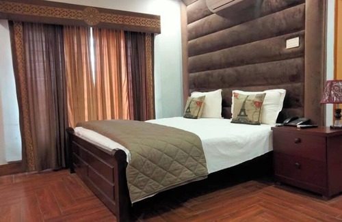 Punjab Hotel | Canal View Hotel