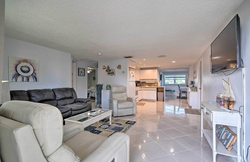 Hudson Beach Estates House | Canalfront Hudson Home w/Private Dock & Yard!