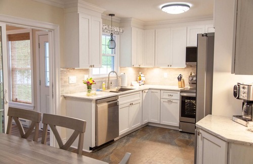 Waterloo House | Canalside Cottage 3BR Lake Access, Dock, Fire Pit