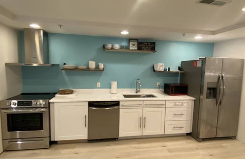 Country Club Estates Hotel | Canalside Inn