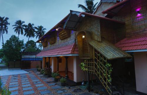 Azheekal Bed & Breakfast | CANALVIEW PRIVATE COTTAGE Azhikkal Ayiram Thengu