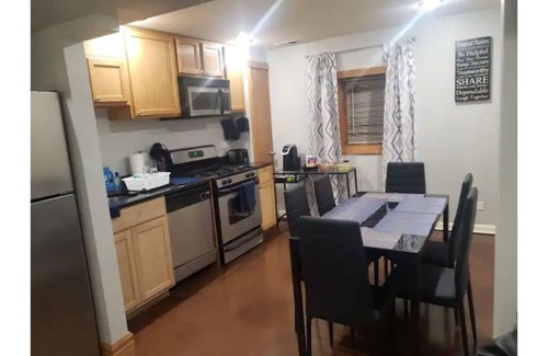Canaryville Condo | Canaryville & Chill, 10 min from Downtown & Beach