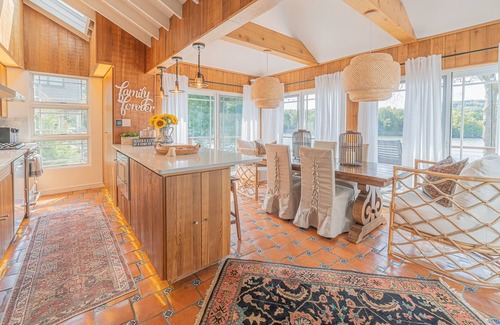 Brookfield Cottage | Candlewood Lake Luxury Cottage