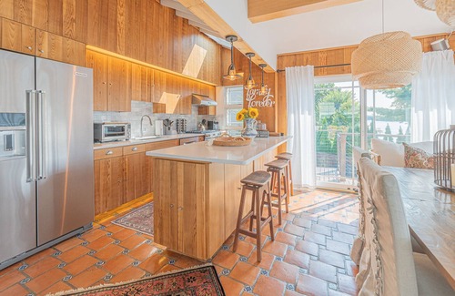 Brookfield Cottage | Candlewood Lake Luxury Cottage