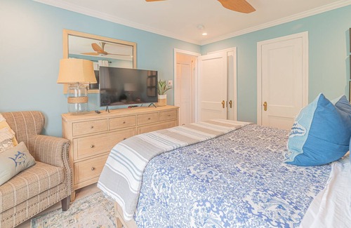 Brookfield Cottage | Candlewood Lake Luxury Cottage