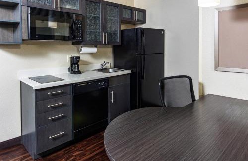 Appleton Hotel | Candlewood Suites Appleton by IHG