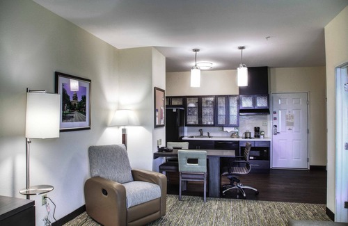 Walnut Creek Business Park Hotel | Candlewood Suites Austin North by IHG