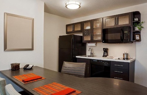 Round Rock Hotel | Candlewood Suites Austin-Round Rock by IHG