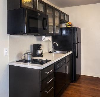 Round Rock Hotel | Candlewood Suites Austin-Round Rock by IHG