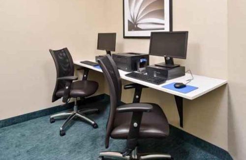 Beaumont Hotel | Candlewood Suites Beaumont by IHG