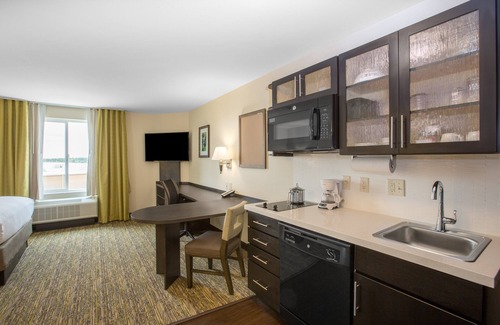 Bellevue Hotel | Candlewood Suites Bellevue by IHG