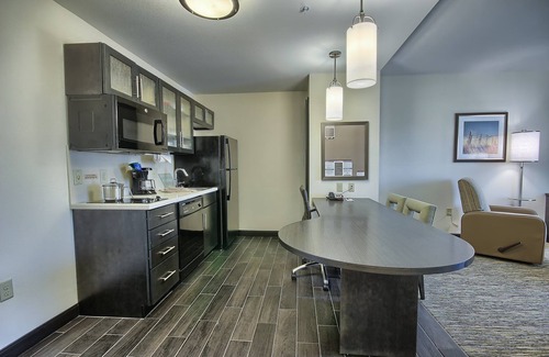 Grove City Hotel | Candlewood Suites Columbus - Grove City by IHG
