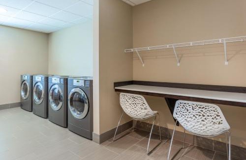 Davenport Hotel | Candlewood Suites - Davenport by IHG