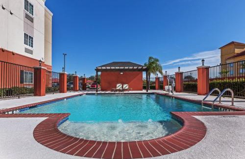 Deer Park Hotel | Candlewood Suites Deer Park by IHG